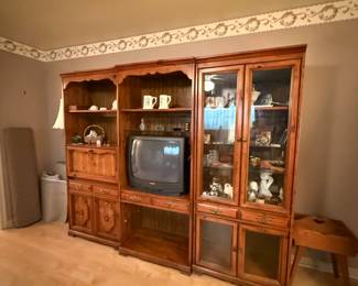 Kenilworth Blue Moon Estate Sale w/ Woodworking Tools, Piano & Pool Table