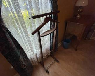 Kenilworth Blue Moon Estate Sale w/ Woodworking Tools, Piano & Pool Table