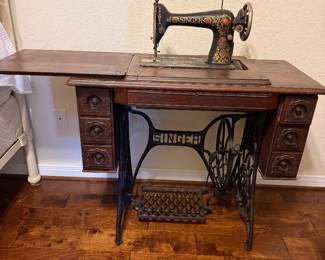 Singer sewing machine 