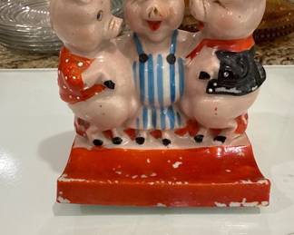 Vintage ceramic toothbrush holder 