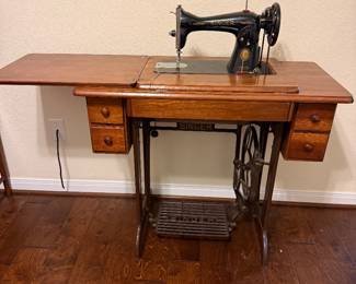 Singer sewing machine 
