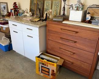Metal cabinet, heater & chest of drawers 