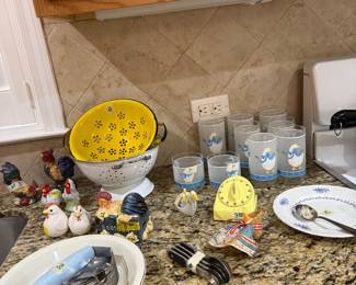 Various kitchen goods 
