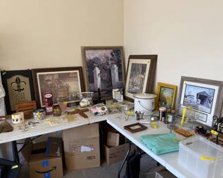 More various items in the garage 