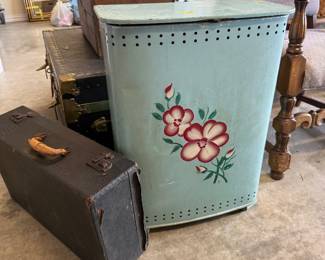 Vintage metal hamper 