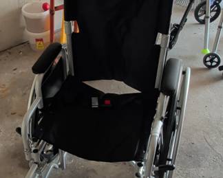 Drive Medical Lightweight Expedition Transport Wheelchair