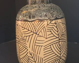 Decorative Ceramic Vase with Leaf Pattern and Mosaic Glass Vase second image