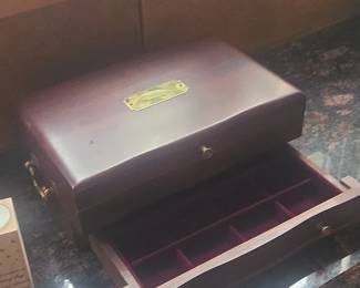 Reed  Barton Eureka Mahogany Jewelry Box