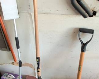 Ames Bronco Round Point Shovel second image
