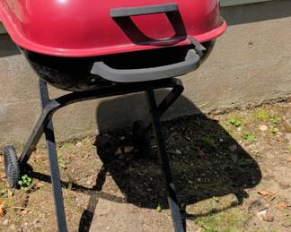 Americana Swinger Charcoal Grill