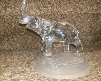 Cristal DArques Elephant Figurine on Frosted Base