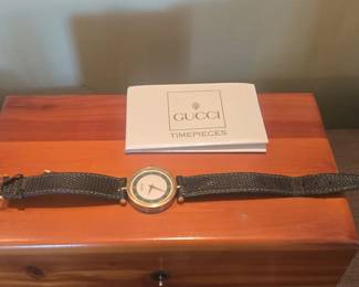 Gucci M Sherry Line Watch