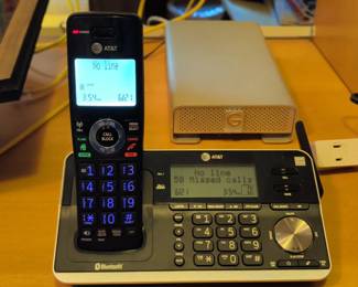 ATT CL DECT . Cordless Phone with Answering System and Handsets