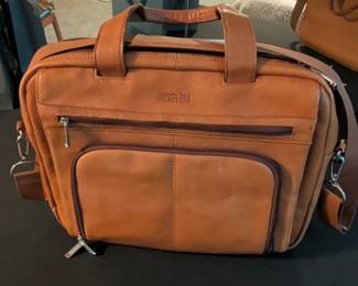 Kenneth Cole Reaction Colombian Leather Laptop Messenger Bag