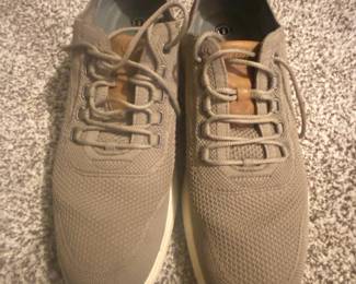 Johnston  Murphy Amherst . Knit Plain Toe Sneaker