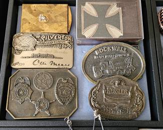  Belt buckles 