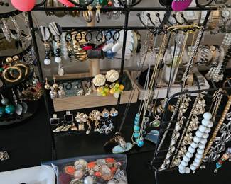Costume jewelry 