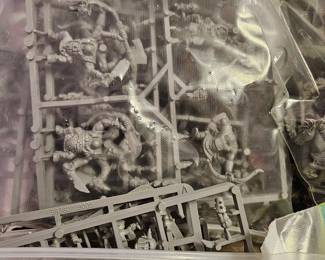 War hammer figures 