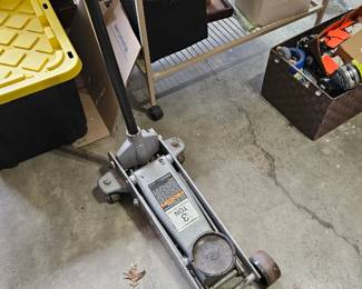 Floor jack
