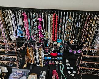 Costume jewelry 