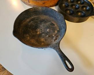 Cast iron skillet 
