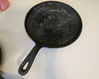 Cast iron skillet