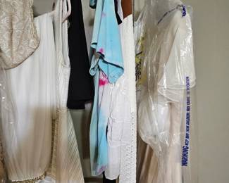 Woman's clothing 