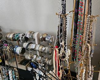 Costume jewelry 
