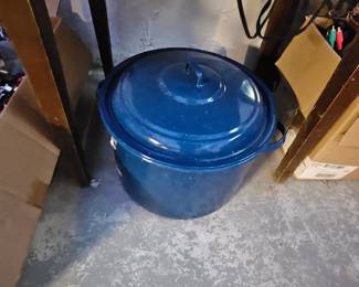 Enamelware camping pot
