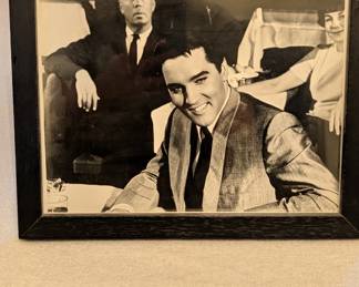 Vintage black and white Elvis picture 