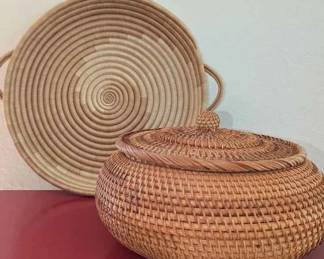CL171HandWoven Rattan Basket With Lid  Sisal Tray