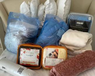 CL169Mystery Linen Lot