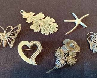 CL185VSilver  Silver Tone Brooches 