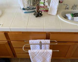CL123Bathroom Decor