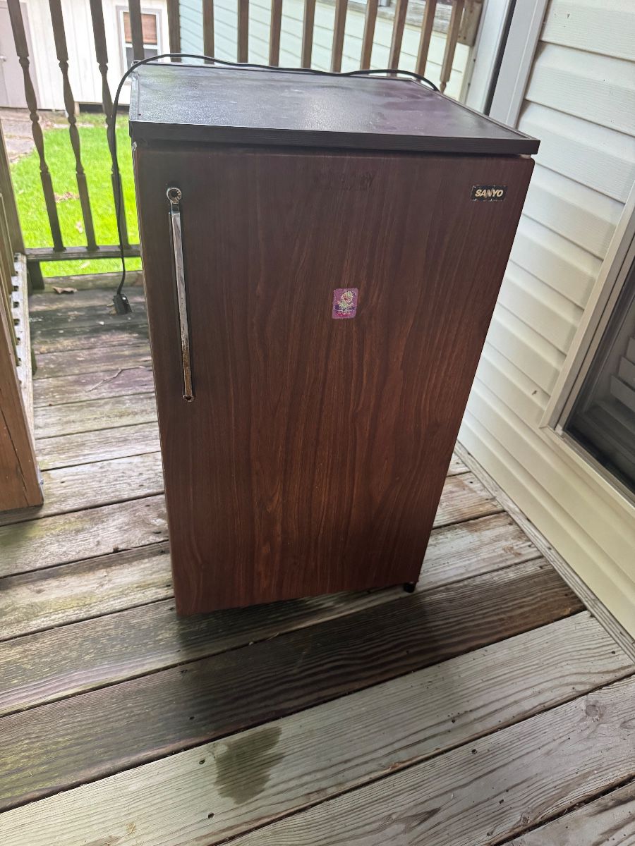 1970 Sanyo mini refrigerator