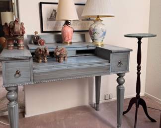 Spinet writing table w/finish