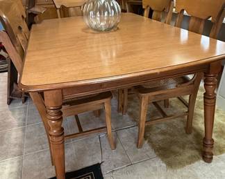 Vintage Virginia House Oak Dining Table and Chairs Set