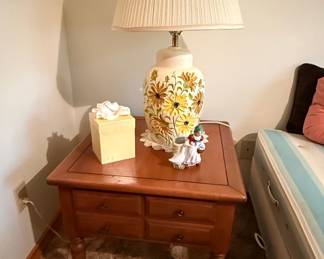 Vintage Ginger Jar Ceramic Table Lamp with Yellow Daisy Floral Motif and Pleated Shade