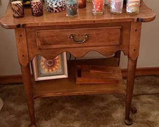 Ethan Allen Circa 1776 Collection Solid Maple One Drawer Stand / End Table