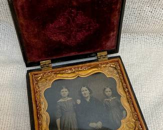 Daguerreotype Portrait Case with Beehive Motif