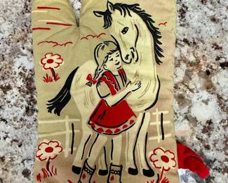 Blue Q "I hate everyone too" Oven Mitt