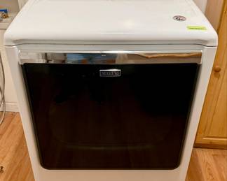 Maytag Bravis XL MEDB835DW3 Electric Dryer