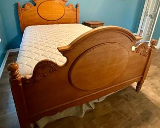 Lexington Furniture Victorian Sampler Collection Queen Bed