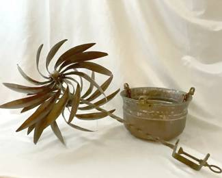 Metal Wind Spinner Hanging Brass Urn