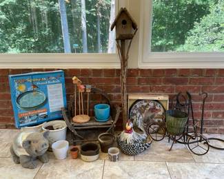 The Gardening Hen