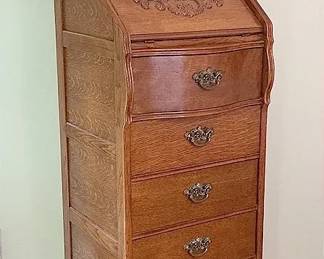Lexington Victorian Sampler Lingerie Chest