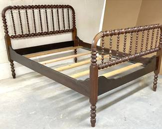 American Chestnut Spindle Bed