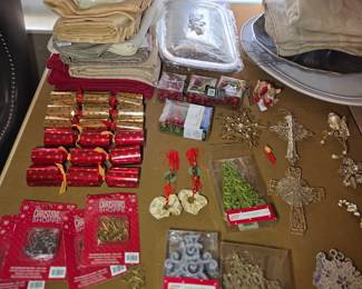 Linens, Christmas decorations 