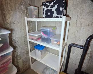 Shelf storge containers