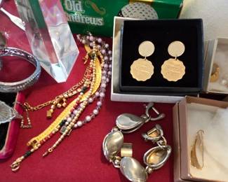 Art deco jewelry, vintage jewelry,  gold earings